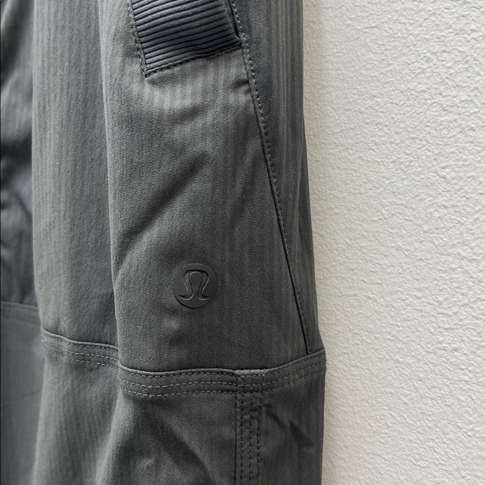 Lululemon Dance Studio Mid Rise Pant Gray Stripe Womens Size 4 Like New - Picture 4 of 9